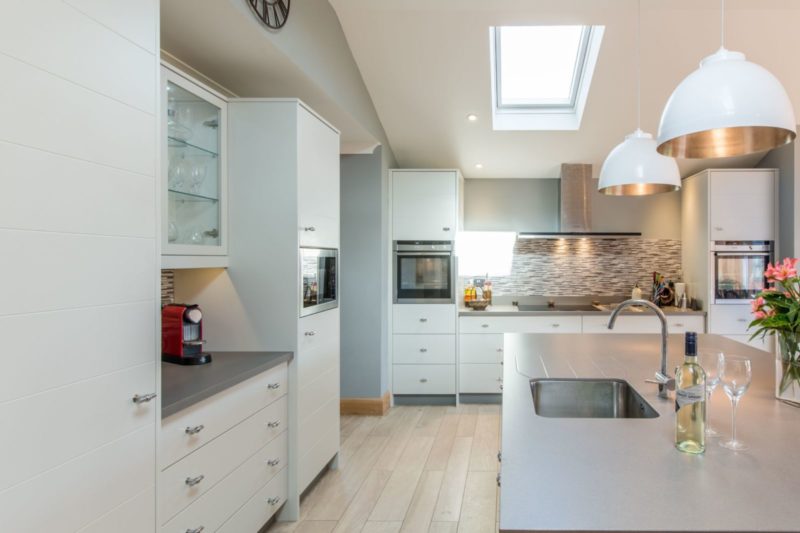 Smooth Painted Modern Kitchen